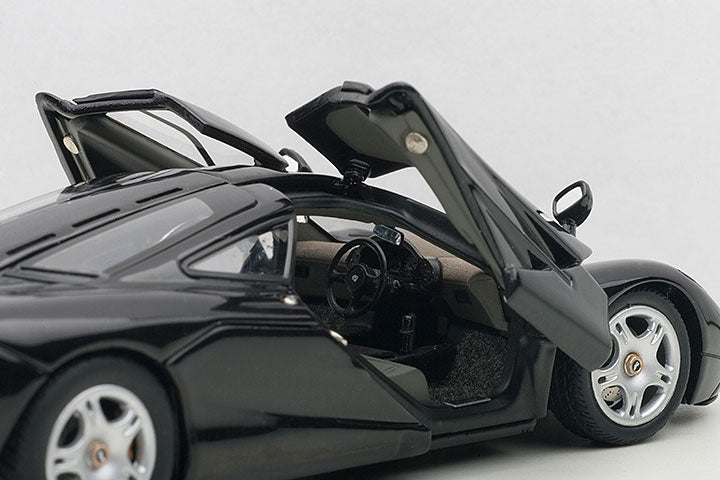 56002  1/43 McLAREN F1 (JET BLACK METALLIC/METALLIC BLACK)