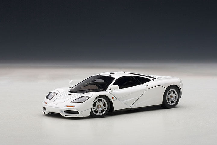 56003  1/43 McLAREN F1 (PURE WHITE)