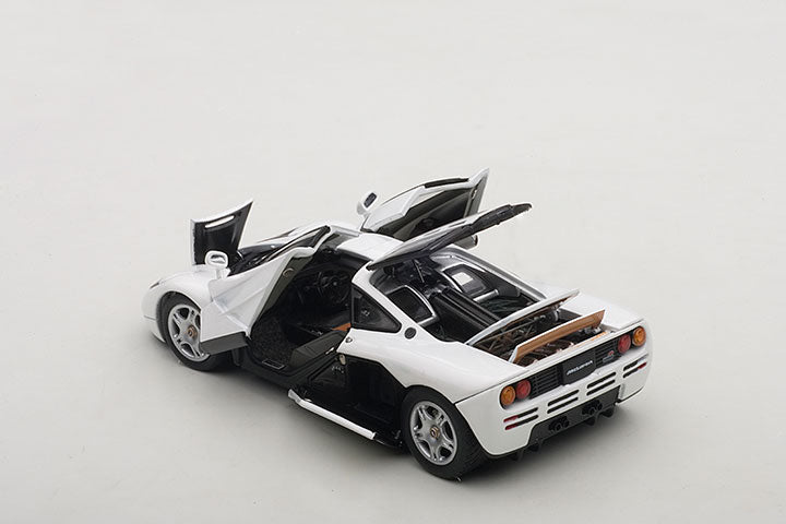 56003  1/43 McLAREN F1 (PURE WHITE)