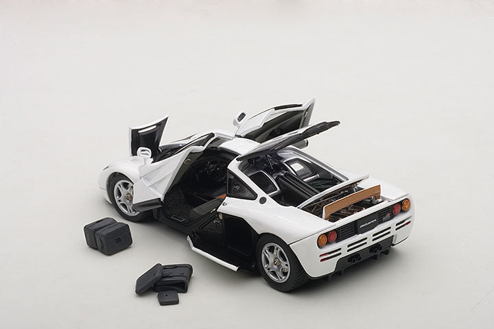 56003  1/43 McLAREN F1 (PURE WHITE)