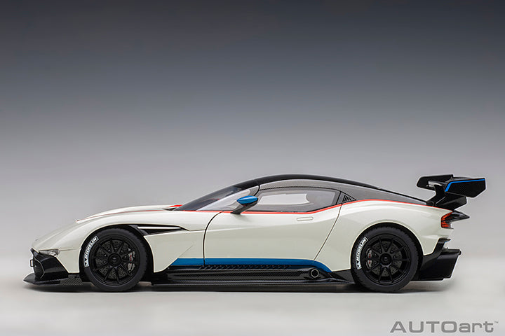 70261  ASTON MARTIN VULCAN (STRATUS WHITE W/ BLUE STRIPES)