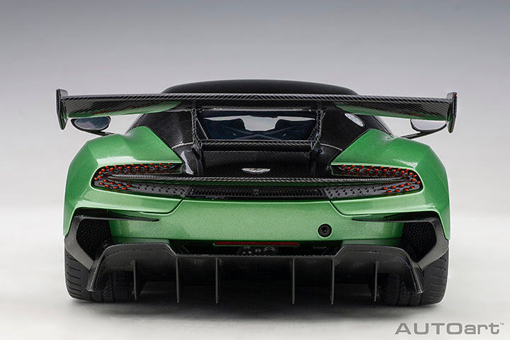 70263  ASTON MARTIN VULCAN (APPLE TREE GREEN METALLIC)