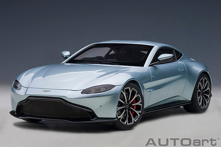 70276  ASTON MARTIN VANTAGE 2019 (MAGNETIC SILVER)