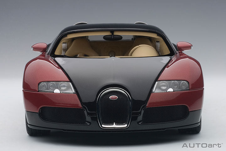 70909  BUGATTI EB 16.4 VEYRON PRODUCTION CAR (INTERIOR IN BEIGE / BODY SHELL IN BLACK/R