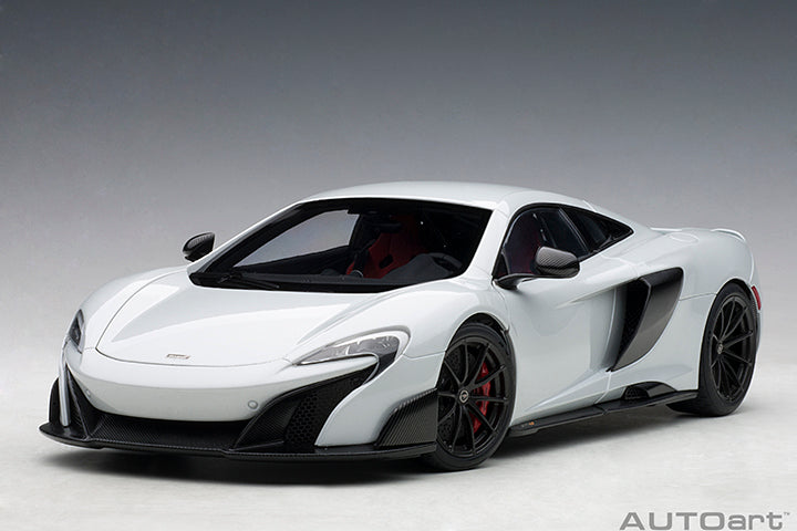 76046  McLAREN 675LT (SILICA WHITE)