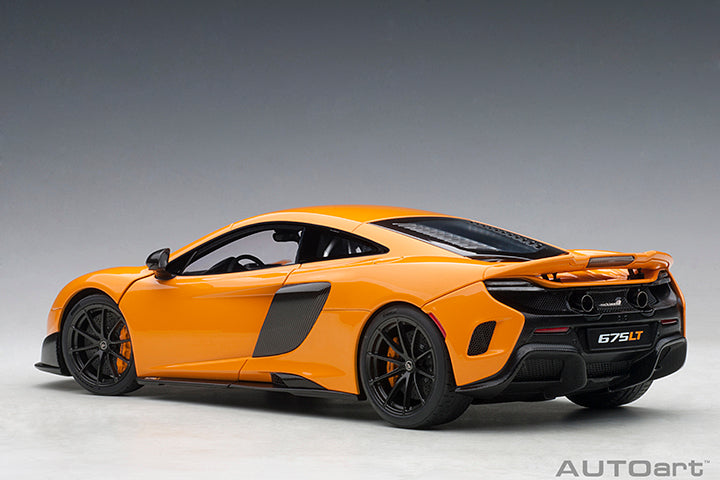 76048  McLAREN 675LT (McLAREN ORANGE)