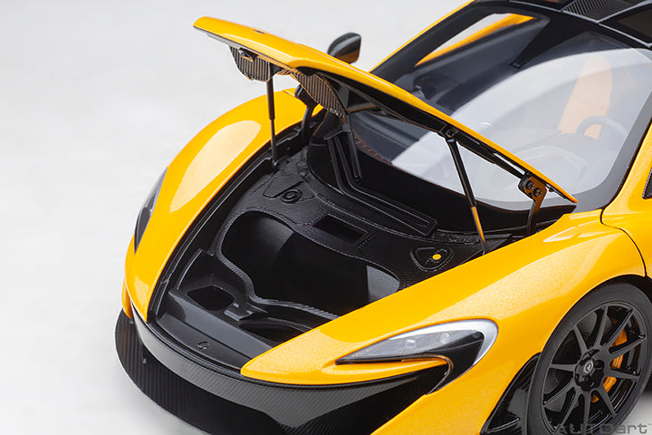 76067 McLAREN P1 (VOLCANO YELLOW W/ YELLOW/BLACK INTERIOR)