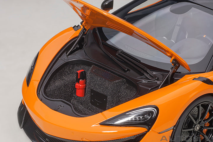 76084  McLAREN 600LT (MYAN ORANGE)