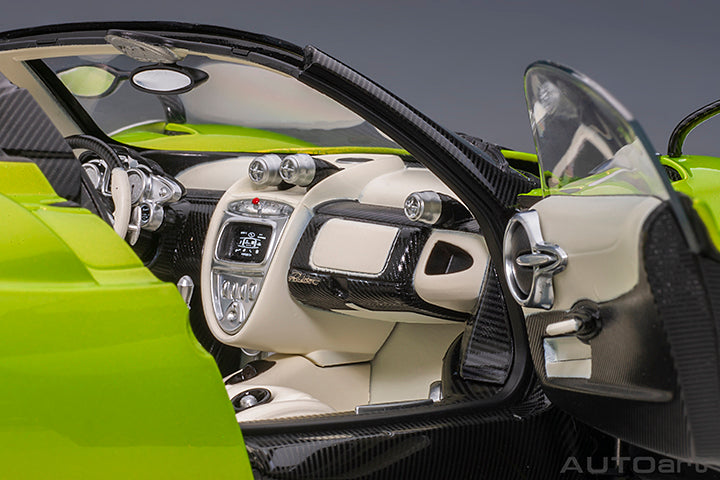 78288  PAGANI HUAYRA ROADSTER (VERDE FIRENZE)