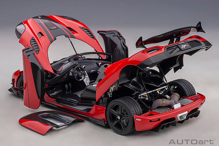 79022  KOENIGSEGG AGERA RS (CHILLI RED/CARBON BLACK/BLACK ACCENTS)