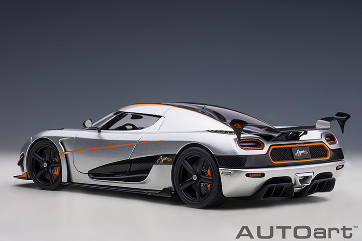 79024  KOENIGSEGG AGERA RS (MOON SILVER/CARBON BLACK/ORANGE ACCENTS)