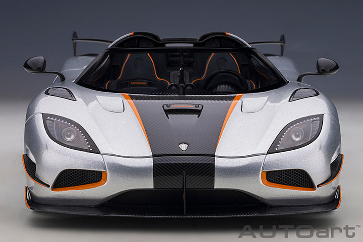 79024  KOENIGSEGG AGERA RS (MOON SILVER/CARBON BLACK/ORANGE ACCENTS)