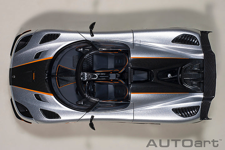 79024  KOENIGSEGG AGERA RS (MOON SILVER/CARBON BLACK/ORANGE ACCENTS)