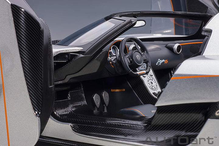 79024  KOENIGSEGG AGERA RS (MOON SILVER/CARBON BLACK/ORANGE ACCENTS)