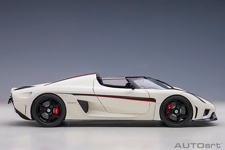 79027  KOENIGSEGG REGERA (WHITE/BLACK CARBON/RED ACCENTS)