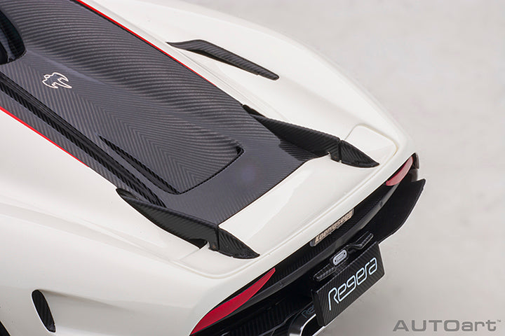 79027  KOENIGSEGG REGERA (WHITE/BLACK CARBON/RED ACCENTS)