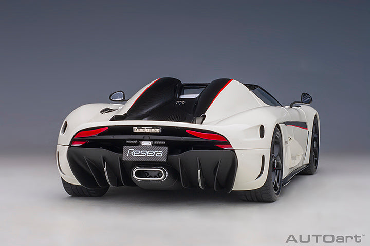 79027  KOENIGSEGG REGERA (WHITE/BLACK CARBON/RED ACCENTS)