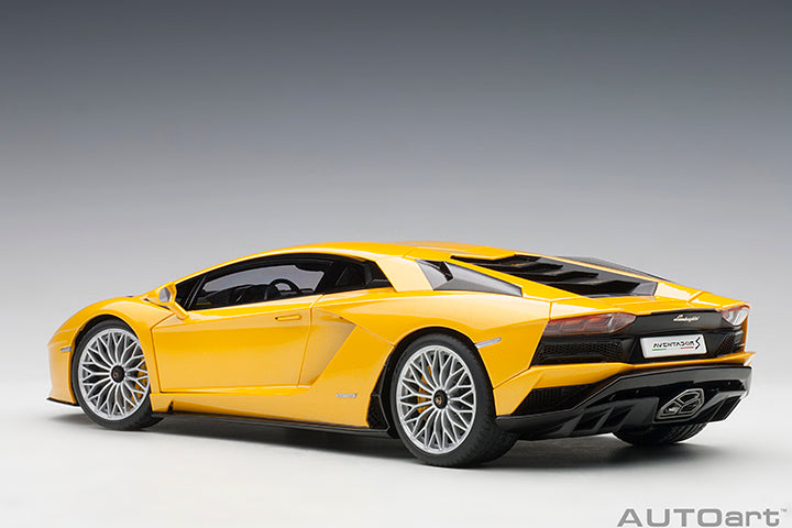 79132  LAMBORGHINI AVENTADOR S (NEW GIALLO ORION/METALLIC YELLOW)