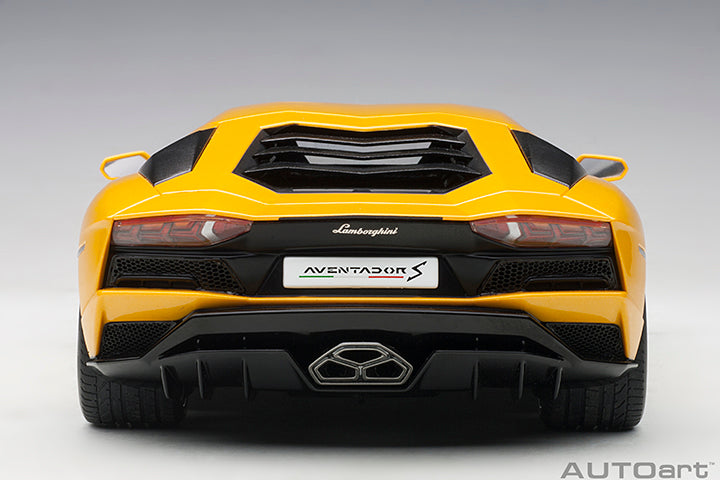 79132  LAMBORGHINI AVENTADOR S (NEW GIALLO ORION/METALLIC YELLOW)