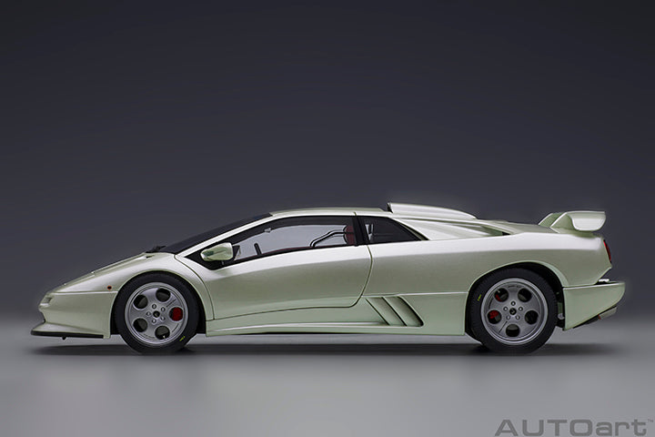 79141  LAMBORGHINI DIABLO SE30 JOTA (BALLON WHITE/PEARL WHITE)