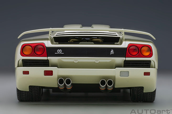 79141  LAMBORGHINI DIABLO SE30 JOTA (BALLON WHITE/PEARL WHITE)