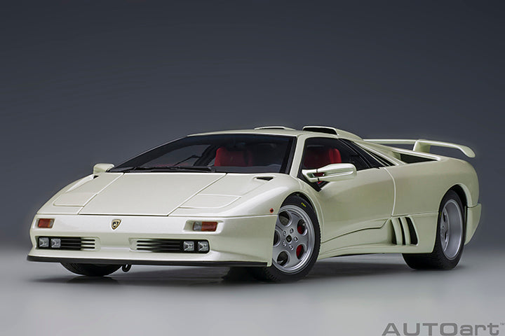 79141  LAMBORGHINI DIABLO SE30 JOTA (BALLON WHITE/PEARL WHITE)