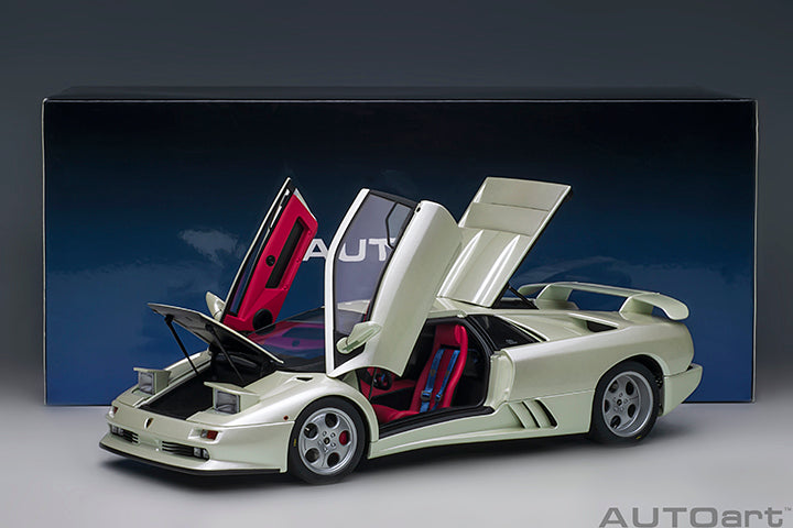 79141  LAMBORGHINI DIABLO SE30 JOTA (BALLON WHITE/PEARL WHITE)