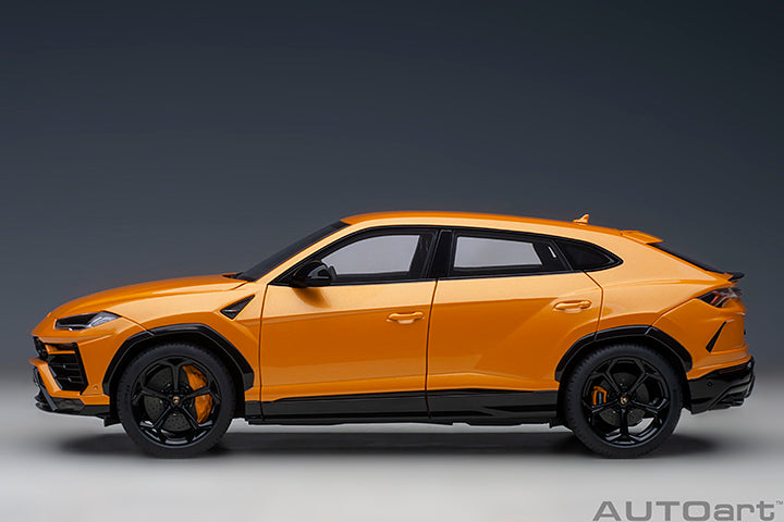 79160 LAMBORGHINI URUS (ARANCIO BOREALIS/PEARL ORANGE)