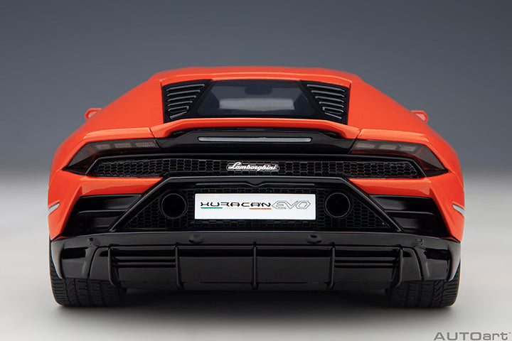 Micro Scalextric Lamborghini Huracan Evo Arancione - Auto Slot In Scala 1:64, Magneti, Per Bambini 4+ Anni